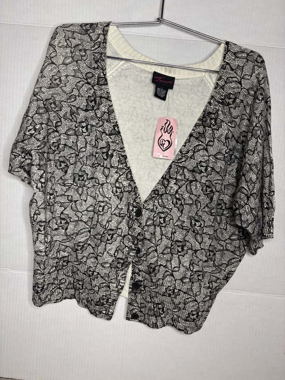 Torrid Women's Black and White Floral Lace Short Sleeve Button-Front Cardigan Si